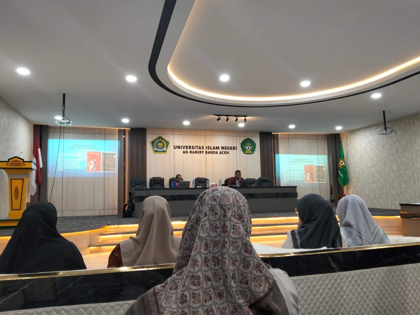 4 Srikandi STAI Nusantara Antusias Ikuti Pelatihan Penulisan Proposal Penelitian